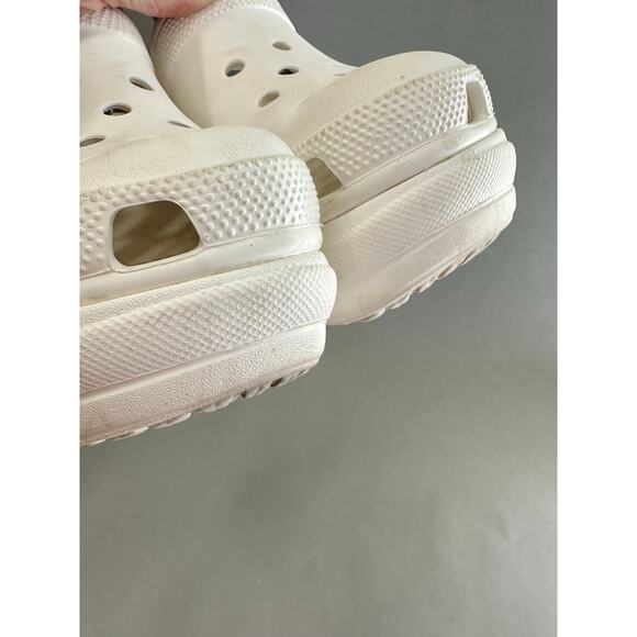 Crocs Classic Bae Clog in White Size 9 - Picture 5 of 16